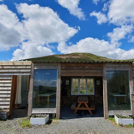 Calon Y Goedwig Glamping Hotel แลนโดเวรี ภายนอก รูปภาพ