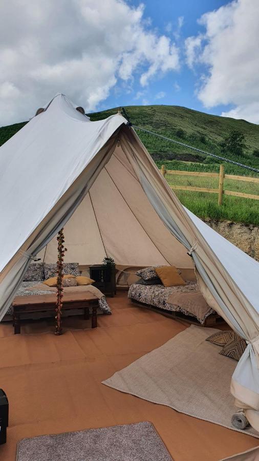 Calon Y Goedwig Glamping Hotel แลนโดเวรี ภายนอก รูปภาพ