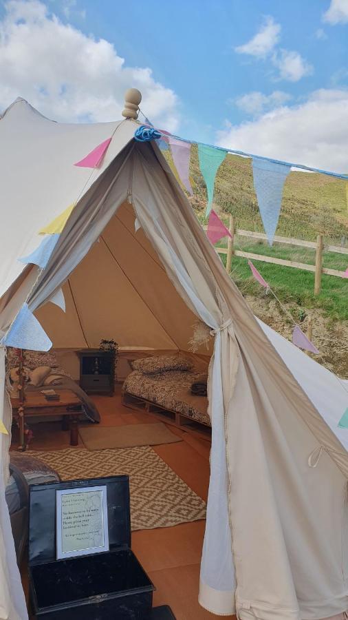 Calon Y Goedwig Glamping Hotel แลนโดเวรี ภายนอก รูปภาพ