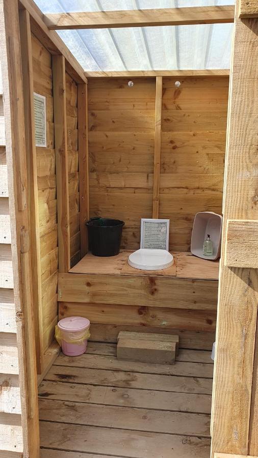 Calon Y Goedwig Glamping Hotel แลนโดเวรี ภายนอก รูปภาพ