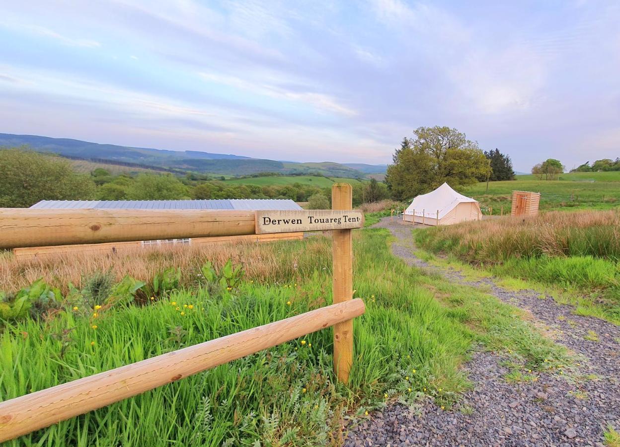 Calon Y Goedwig Glamping Hotel แลนโดเวรี ภายนอก รูปภาพ